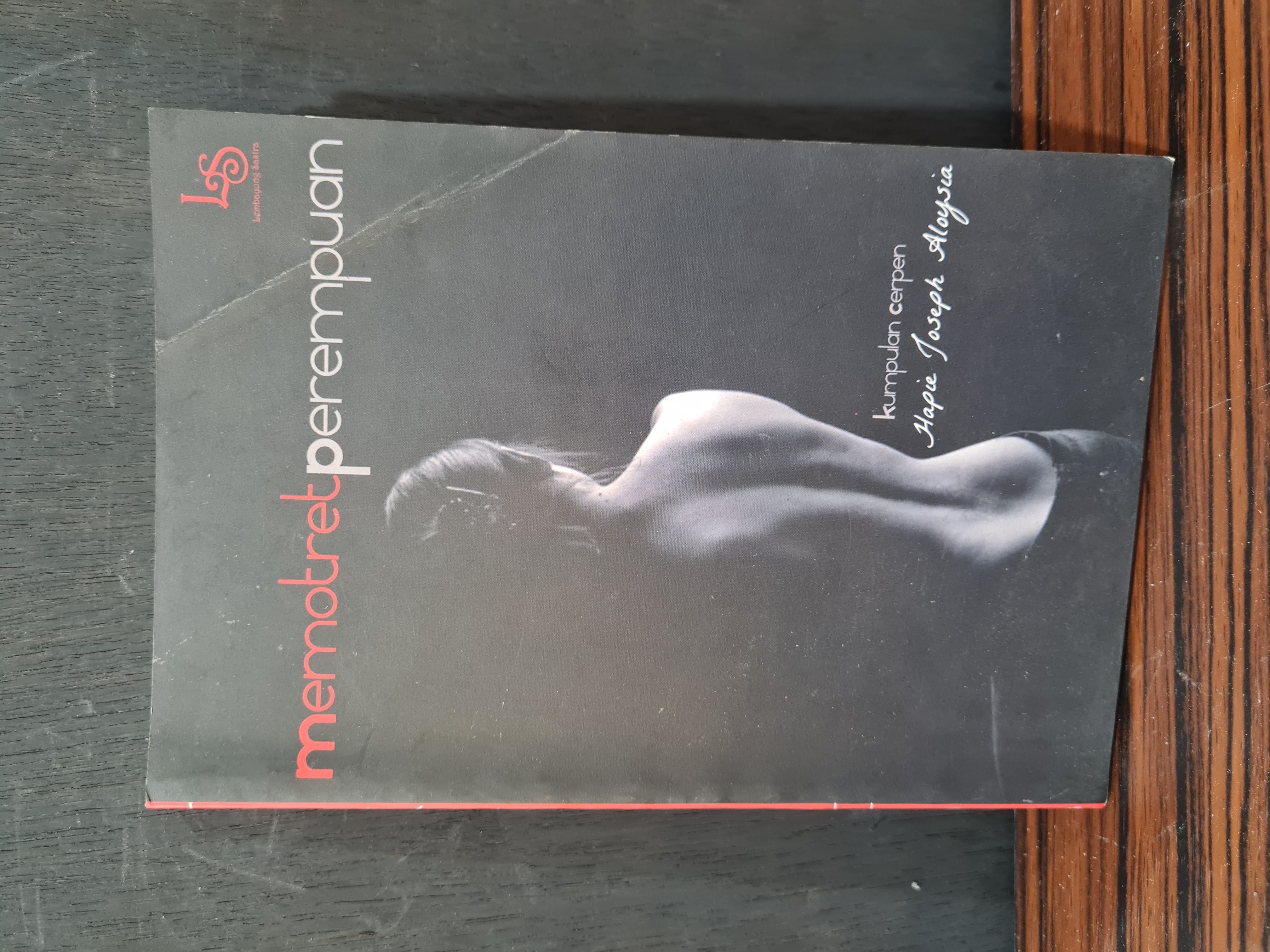 Memotret Perempuan