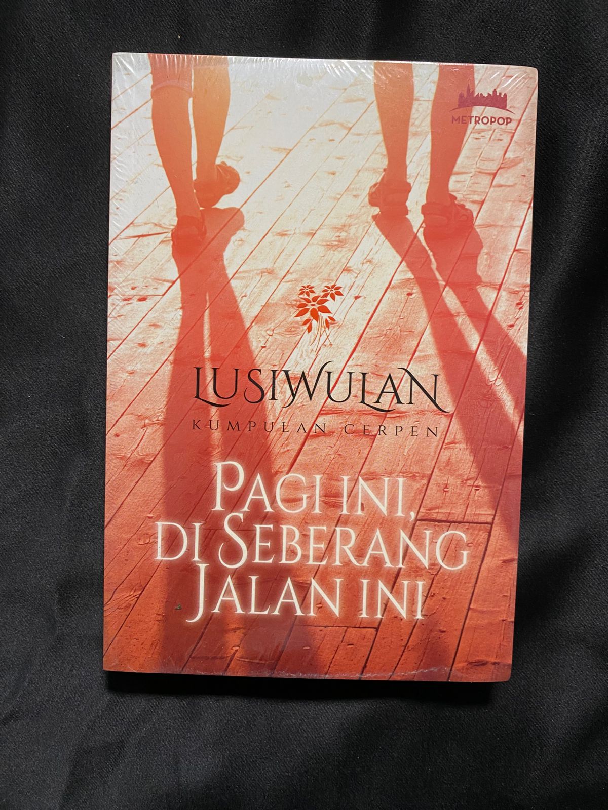 Pagi Ini, di Seberang Jalan Ini