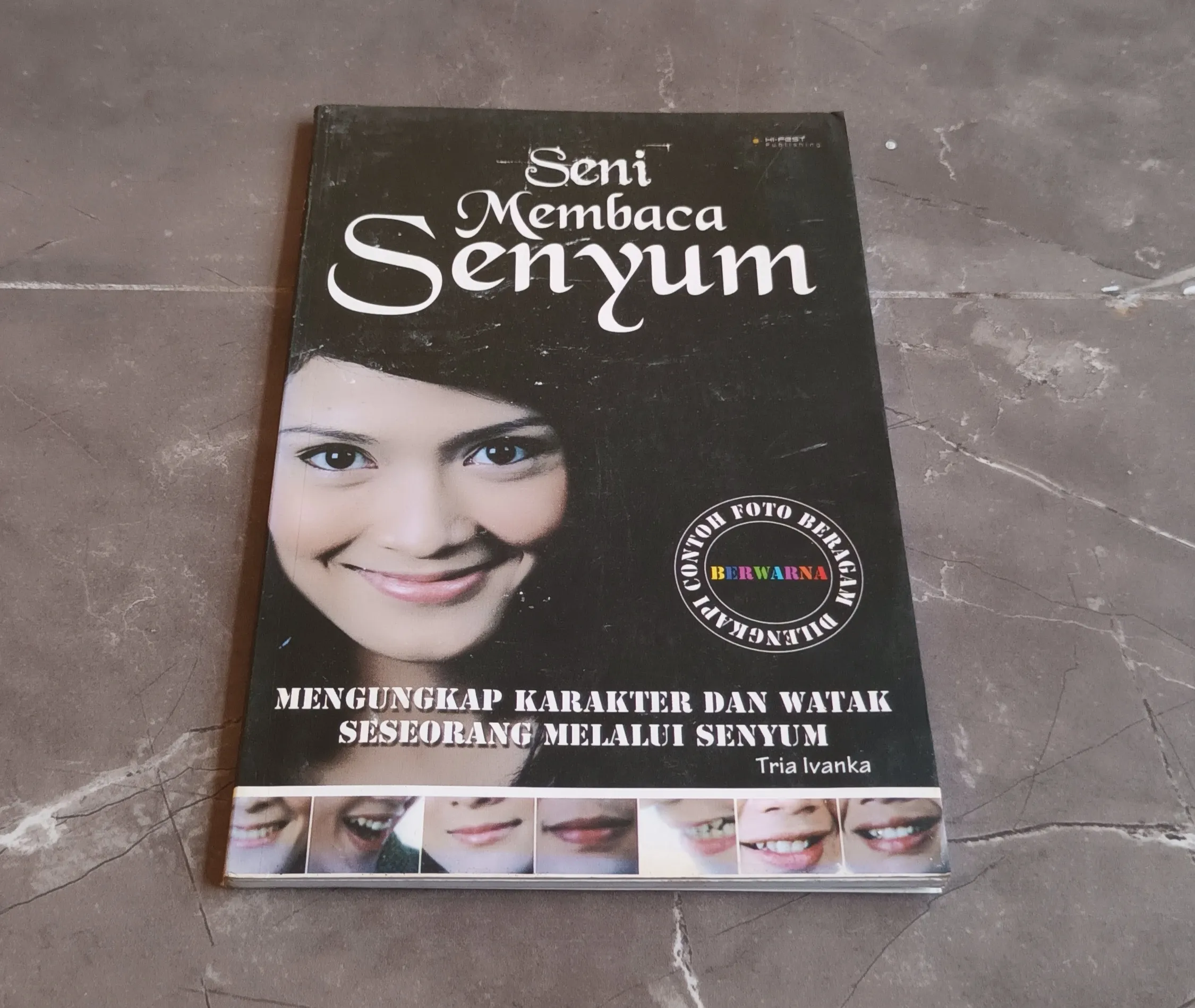 Seni membaca senyum